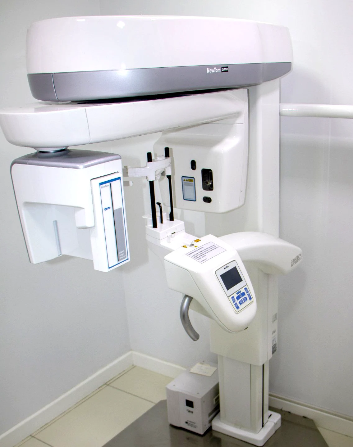 Panoramic X-ray machine